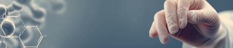 Symbolische Darstellung für Wirkstoffforschung: Eine behandschuhte Hand greift in den Raum, daneben eine stilisierte chemische Strukturformel vor unscharfem, zellähnlichem Hintergrund.