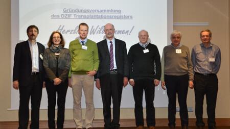 Managing Board of the new DZIF Transplant Cohort (from left to right): Prof. Dr. Dirk Busch (Munich), Prof. Dr. Claudia Sommerer (Heidelberg), Prof. Dr. Wolfgang Bethge (Tübingen), Prof. Dr. Arnold Ganser (Hannover), Prof. Dr. Lutz Renders (Munich), Prof. Dr. Klaus Kuhn (Munich), Prof. Dr. Thomas Schulz (Hanover)