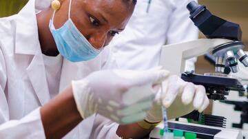 Symbolfoto Laborbeit