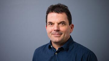 Porträt von Prof. Rolf Müller