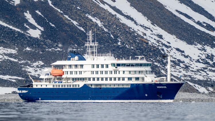 Cruise ship Hondius